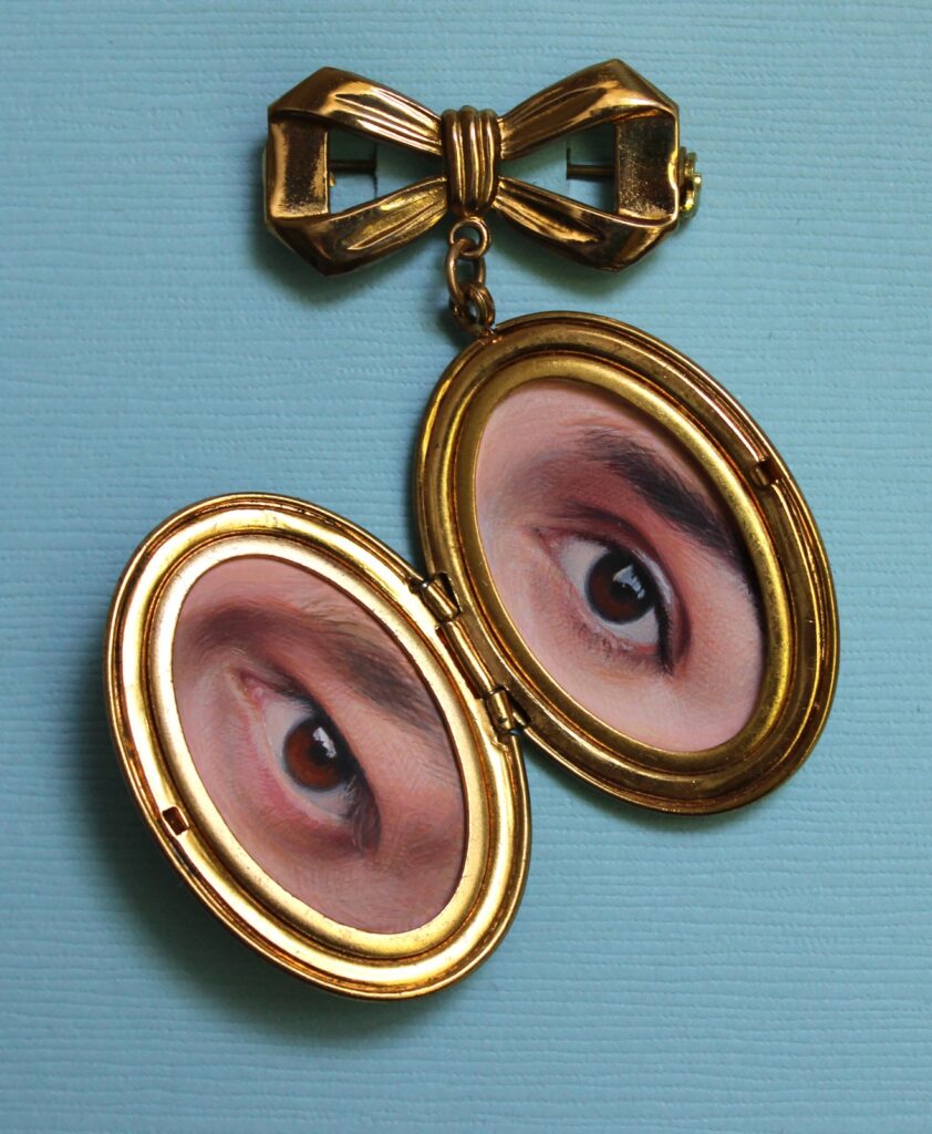 Lover's Locket, by Diana Corvelle, 2014