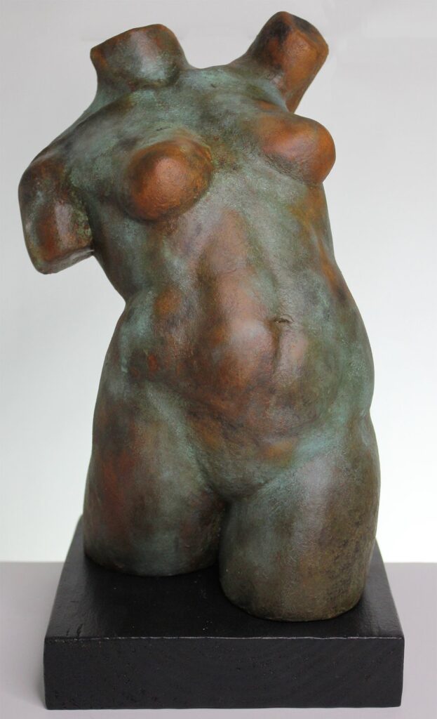 Female Nude II, by Regiane Donadio, 2020, bronze powder, and oil paint with wooden base